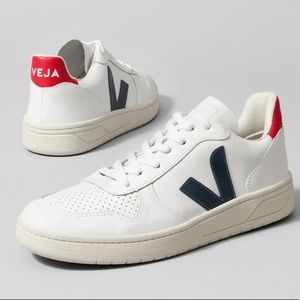 Veja eco friendly V-10 Sneaker white/red size 7